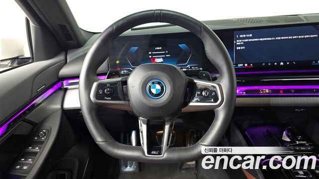 BMW 5-Series 2024 — photo 19