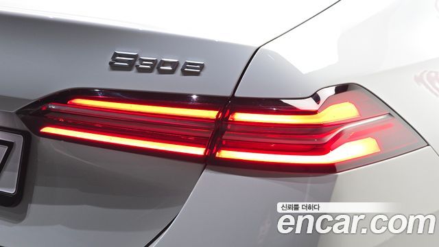 BMW 5-Series 2024 — photo 9