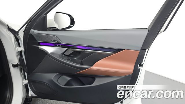BMW 5-Series 2024 — photo 14