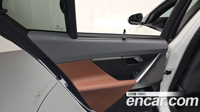 BMW 5-Series 2024 — photo 15