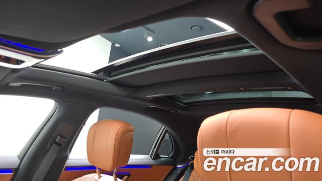 Mercedes-Benz S-Class 2024 — photo 23