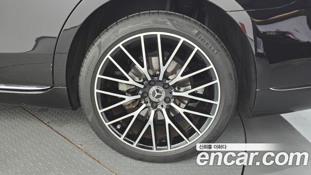 Mercedes-Benz S-Class 2024 — photo 7