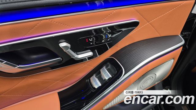 Mercedes-Benz S-Class 2024 — photo 28