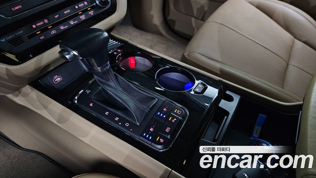 Kia Canival 2018 — photo 12
