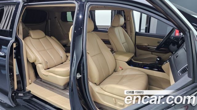 Kia Canival 2018 — photo 17