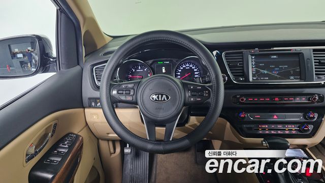 Kia Canival 2018 — photo 19