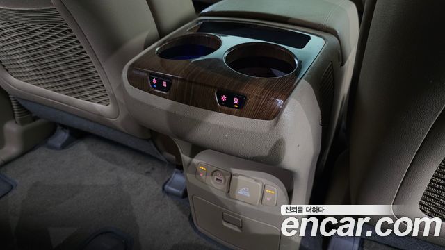 Kia Canival 2018 — photo 25