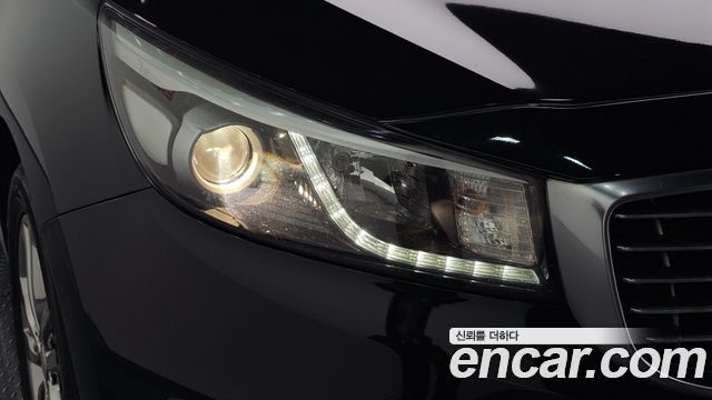 Kia Canival 2018 — photo 8