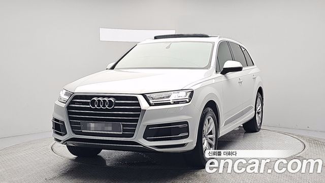 Audi Q7 2019 — photo 1
