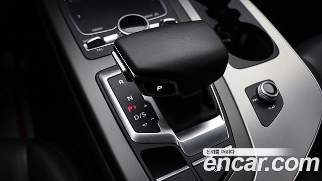 Audi Q7 2019 — photo 19
