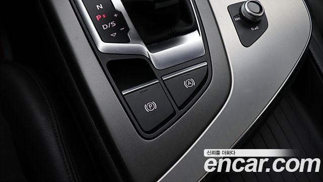 Audi Q7 2019 — photo 20