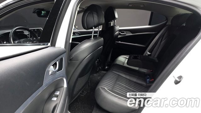 Genesis G70 2020 — photo 11