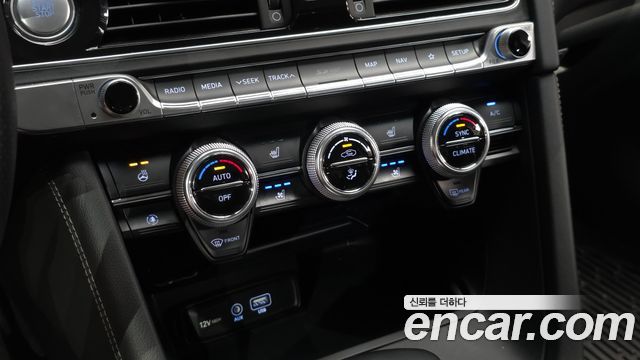 Genesis G70 2020 — photo 18