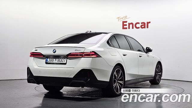BMW 5-Series 2025 — photo 2