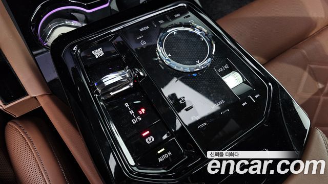 BMW 5-Series 2025 — photo 9