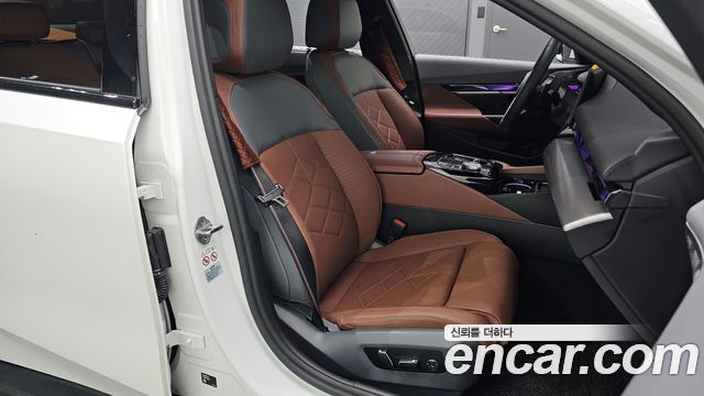 BMW 5-Series 2025 — photo 12