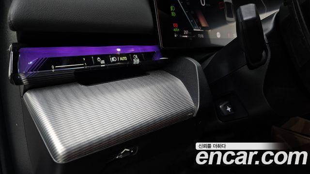 BMW 5-Series 2025 — photo 13