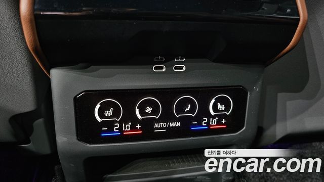 BMW 5-Series 2025 — photo 19