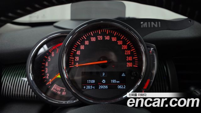 Mini Cooper 2019 — photo 11