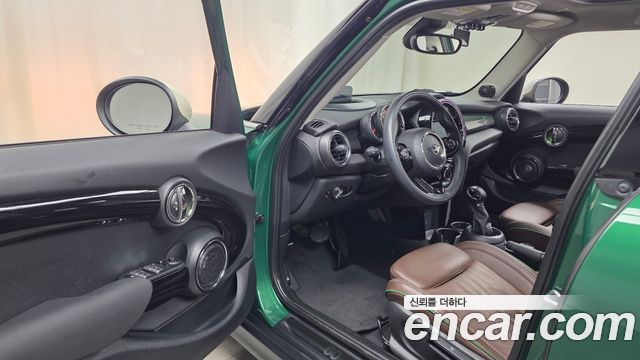 Mini Cooper 2019 — photo 13
