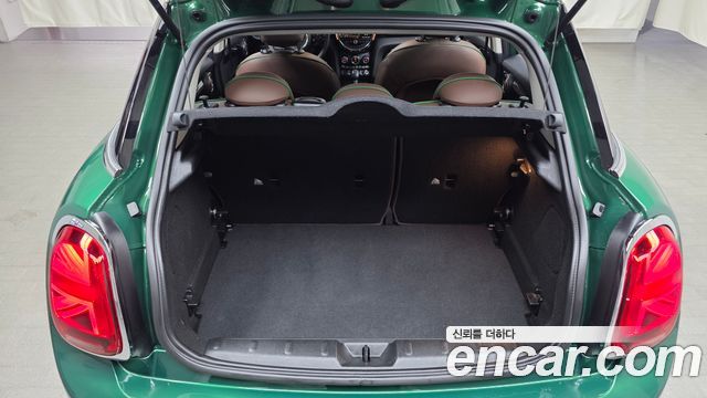 Mini Cooper 2019 — photo 26