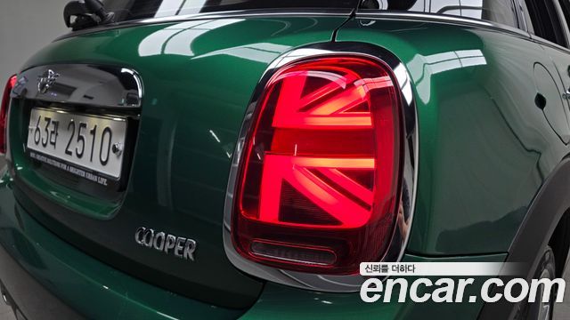 Mini Cooper 2019 — photo 9
