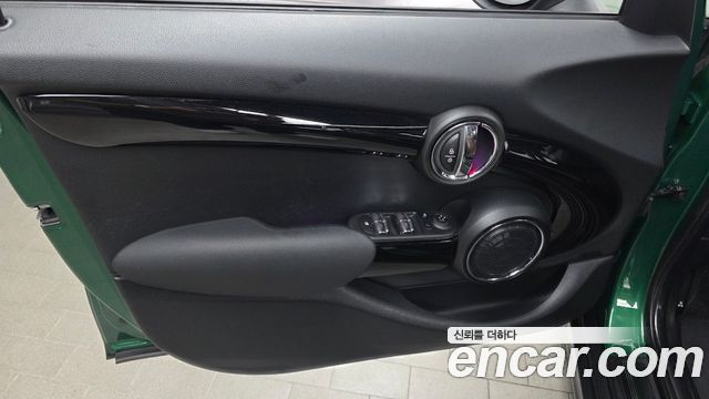 Mini Cooper 2019 — photo 14