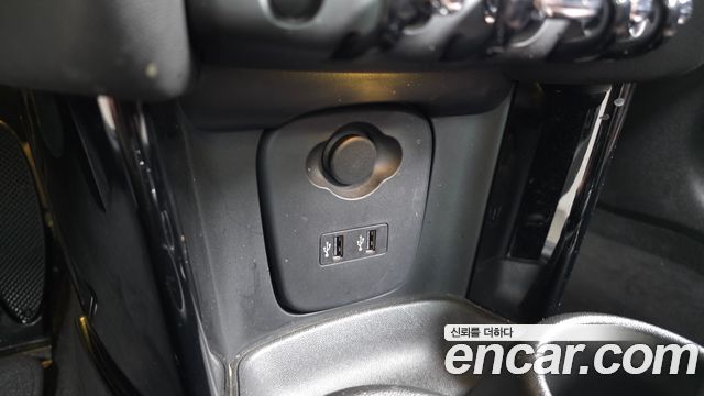 Mini Cooper 2019 — photo 27