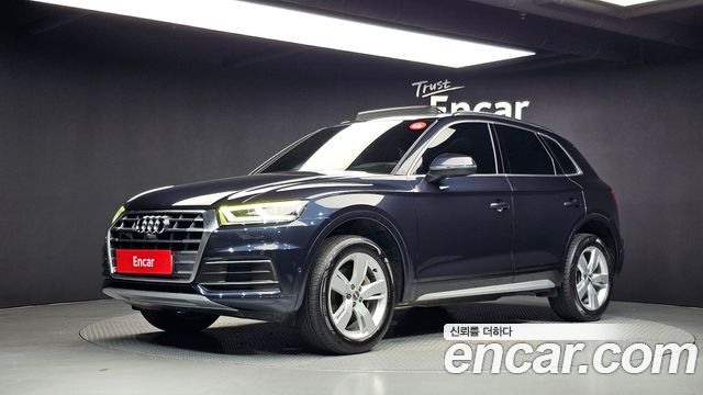 Audi Q5 2020 — photo 1