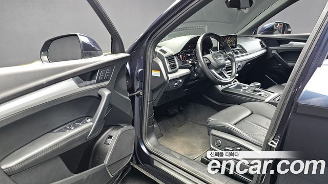 Audi Q5 2020 — photo 10