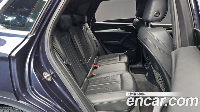 Audi Q5 2020 — photo 11
