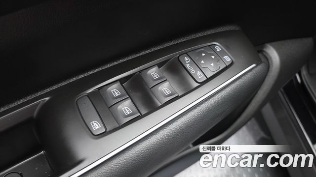 Renault Korea QM6 2025 — photo 28