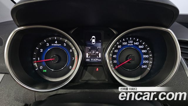Hyundai AVANTE 2014 — photo 11