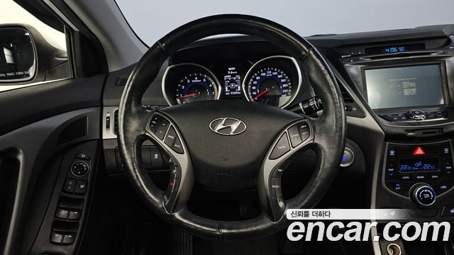 Hyundai AVANTE 2014 — photo 18