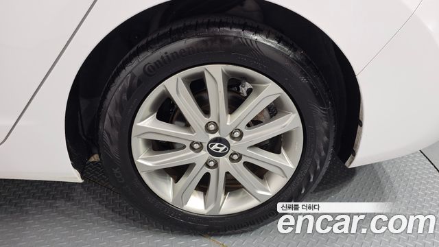 Hyundai AVANTE 2014 — photo 7