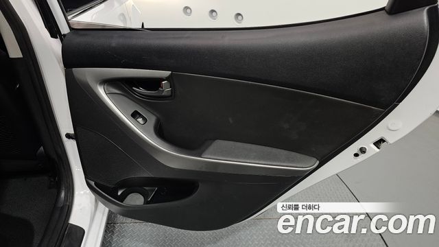 Hyundai AVANTE 2014 — photo 15