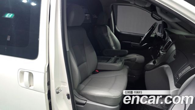 Hyundai Starex 2021 — photo 23