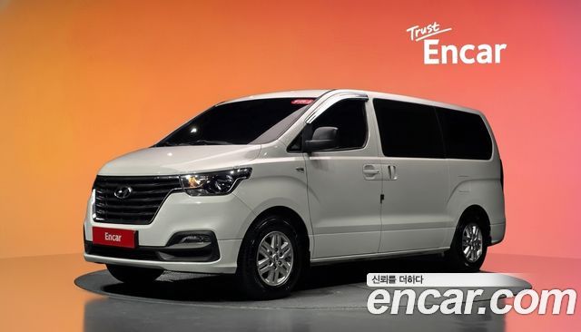 Hyundai Starex 2021 — photo 1