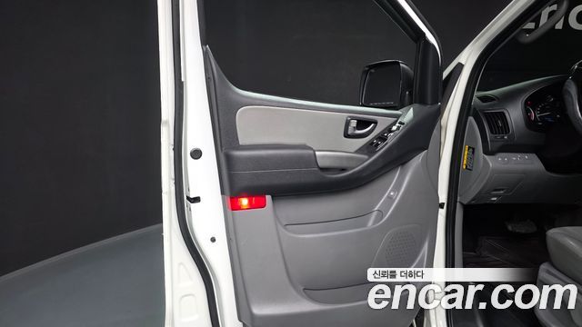 Hyundai Starex 2021 — photo 15