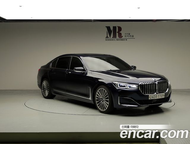BMW 7-Series 2020 — photo 2