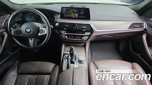 BMW 5-Series 2019 — photo 7
