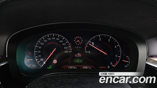 BMW 5-Series 2019 — photo 8