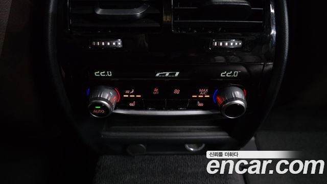 BMW 5-Series 2019 — photo 19
