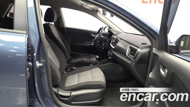 Kia Stonic 2018 — photo 12