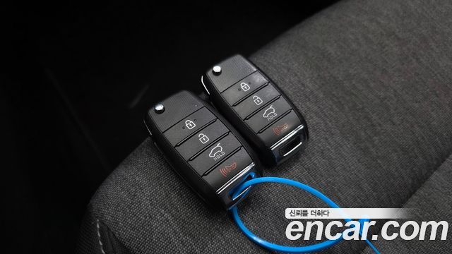 Kia Stonic 2018 — photo 16