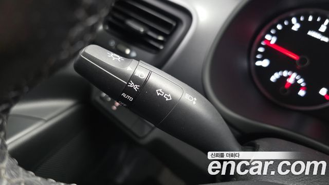 Kia Stonic 2018 — photo 17