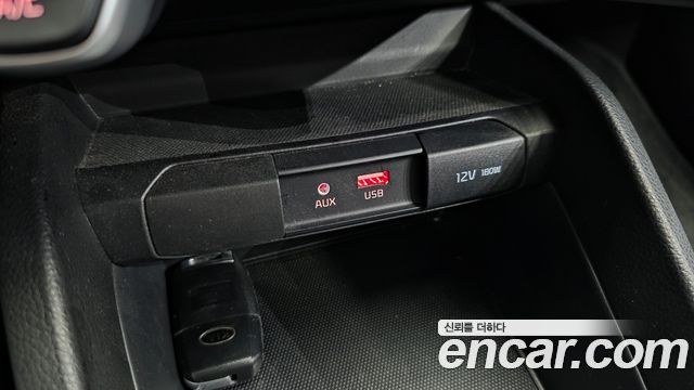 Kia Stonic 2018 — photo 19