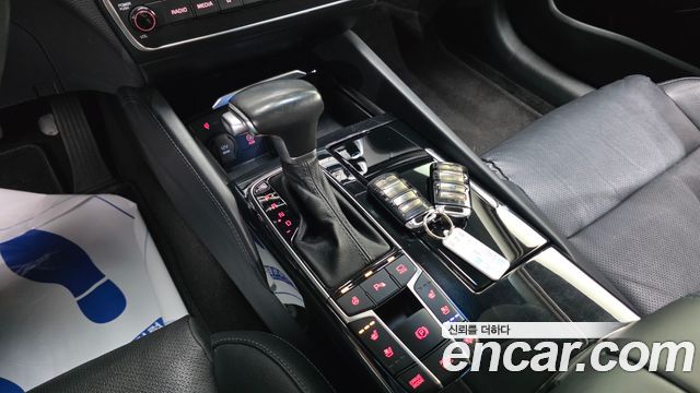 Kia K7 2018 — photo 9