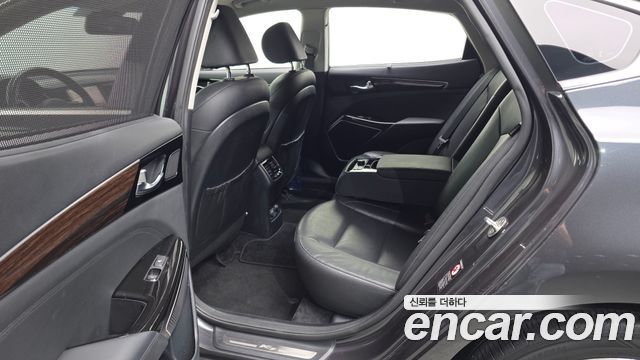 Kia K7 2018 — photo 11