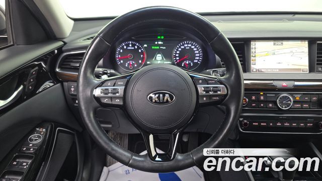 Kia K7 2018 — photo 12